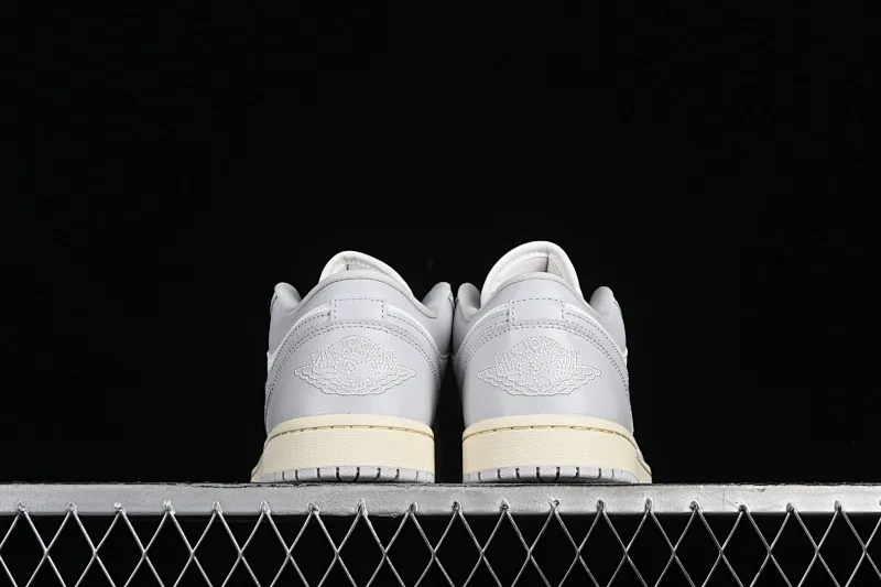 All categories Air Jordan Jordan series basketball shoes Air Jordan 1 Low G version pure original Air Jordan 1 Low AJ1 Joe 1 white gray low-top cultural casual sneakers DC0774-103
